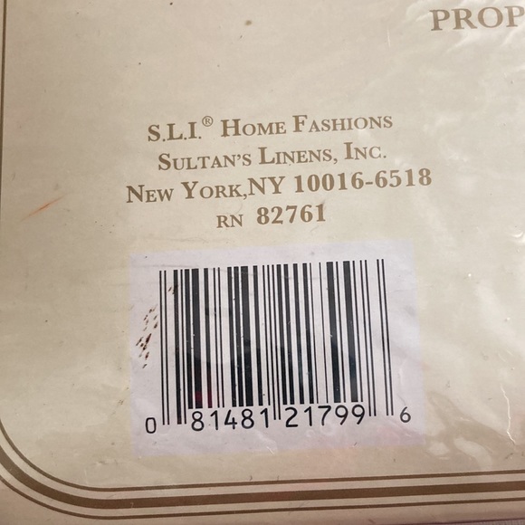 Jacquard Fabric Tablecloth Size 52”x 70” Oblong - Picture 7 of 7